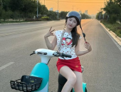 骑踏板的小姐姐姐,小姐姐的动感骑行之旅